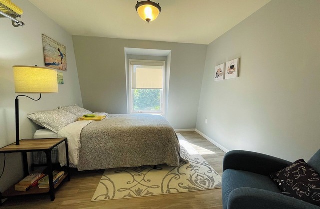 Cozy loft apartment at ocean and river with water access. Pet friendly!