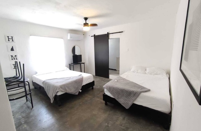 Cozy Loft MN960 G Mty downtown close to everything