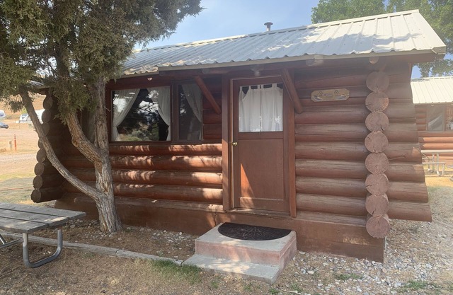 Cozy Log Cabin #2 on Beautiful Canyon Ferry Lake