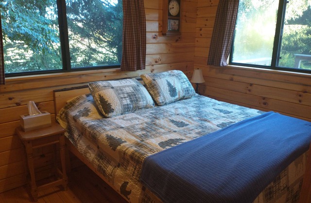 Cozy Log Cabin at Warrior Ethos Farm