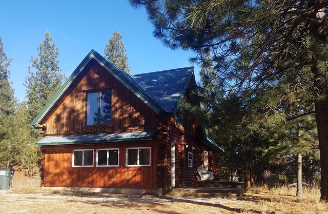 Cozy Log Cabin with Wood Stove and Mountain Views