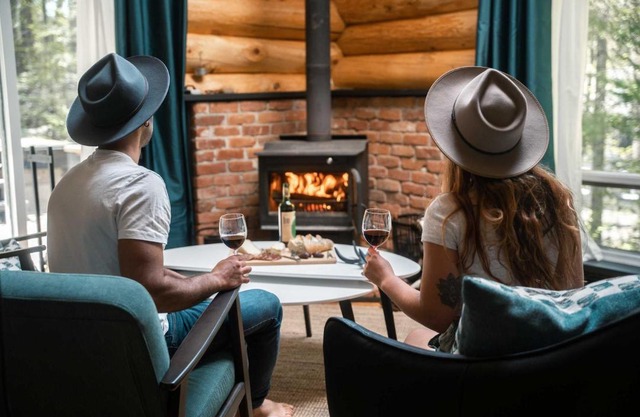 Cozy Log Cabin with Spa - 3 min of Tremblant