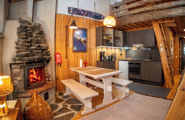 Cozy Log Cabin with Sauna - Right next to skiing slopes