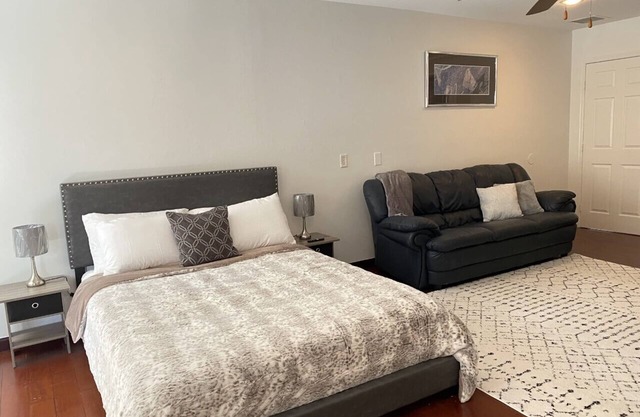 Cozy Luxury Suite In The Heart Of Fort Myers Close To Everything!