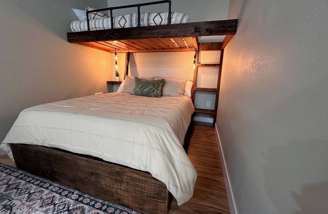 Cozy Main-Level Studio with Unique Bunk in Historic Moscow, Idaho