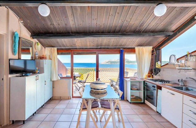 Gemütliche Ferienwohnung "Sul Mare a Santa Teresa" mit WLAN, Meerblick, Terrasse und Garten