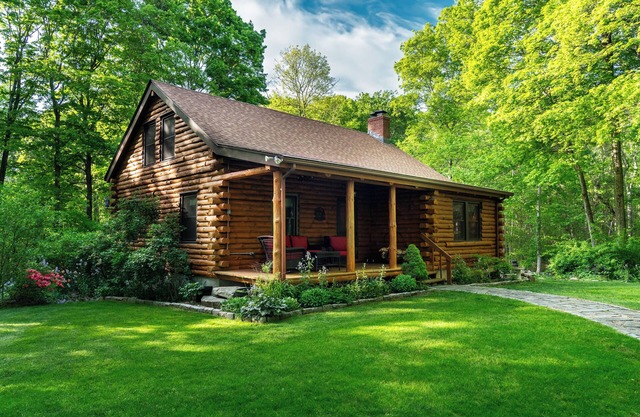 COZY Maple Tree Cabin - Situated on 6 private acres - Get Away and RELAX 😎