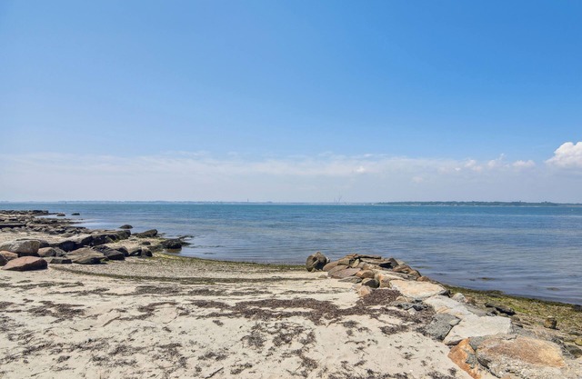 Cozy Massachusetts Escape w/Patio, Near Beaches!