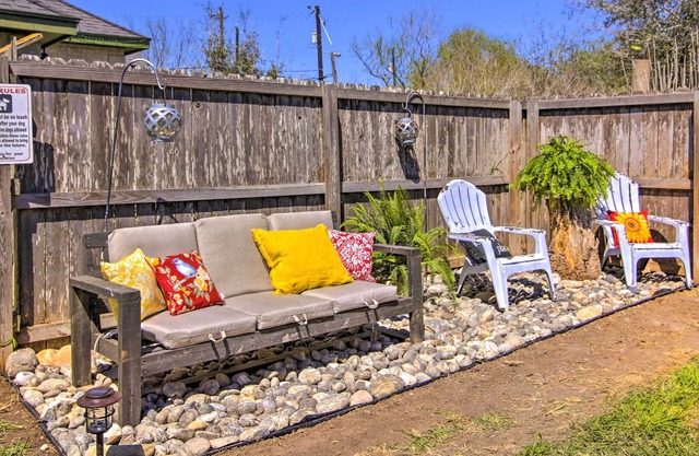 NEW! Cozy Mercedes Studio: Work From Home Friendly