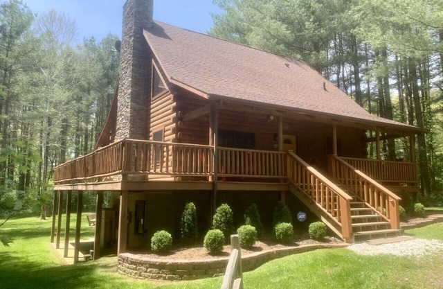 Die Merlot-Hütte - große Familienhütte in Hocking Hills.