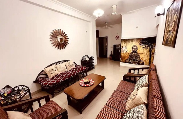 Cozy Metro Retreat in the Heart of Delhi