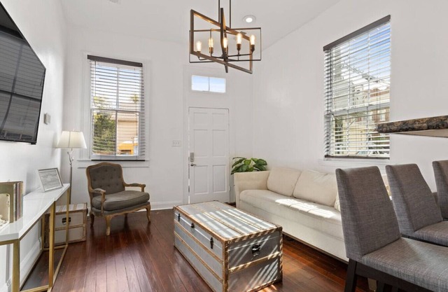 Cozy Mid-City Cottage | Outdoor Patio w/ Backyard
