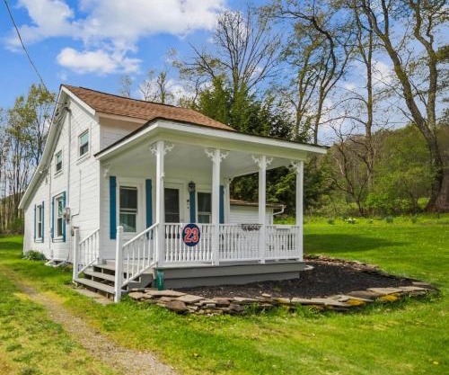 Cozy Milford Cottage on Half Acre w Deck & Grill