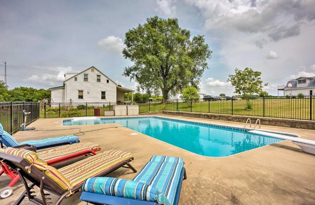 Cozy Missouri Retreat with Pool, Pond and Fire Pit!