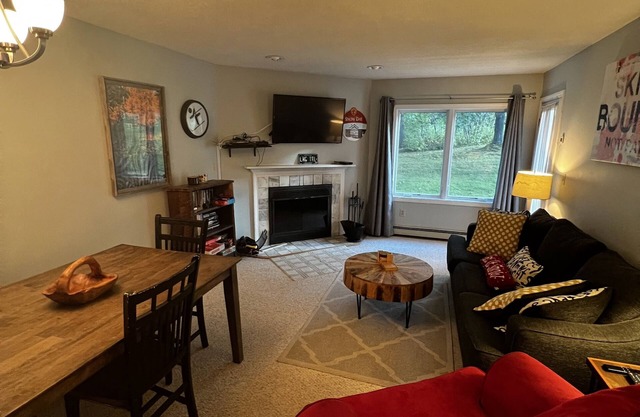 Cozy Mnt Snow Condo - 4 Min walk to Lift