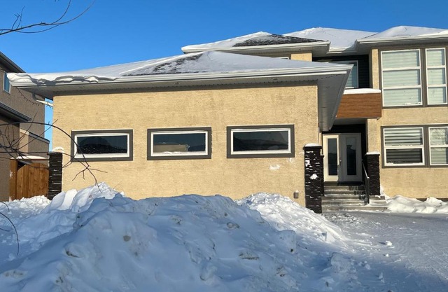 Cozy Modern and Lavish 1 Bedroom Basement Suite
