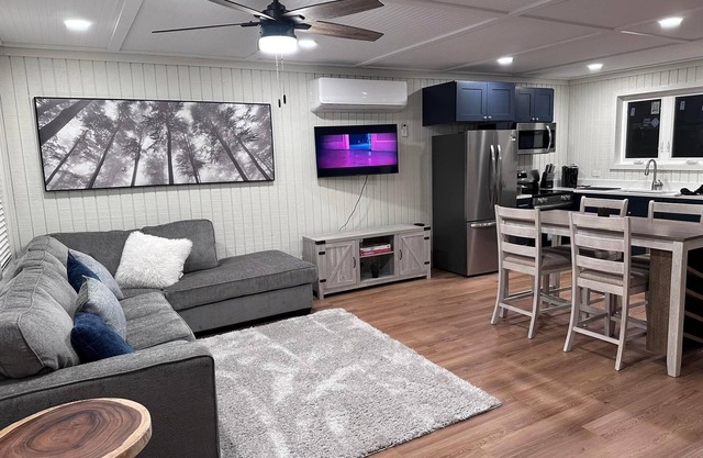 Cozy modern cabin in the woods