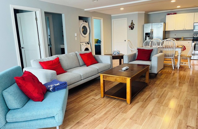Cozy modern casita! Near SeaTac airport