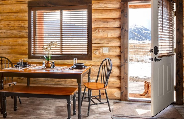 Brandneu! Gemütliche Blockhütte mit modernen Annehmlichkeiten - atemberaubende Aussicht!