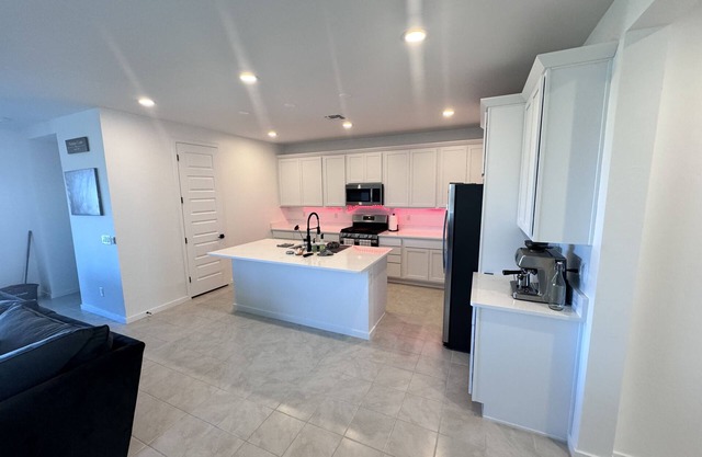 Cozy & Modern single family 4 bedroom , 3 bathroom house with 2,070 square feet.
