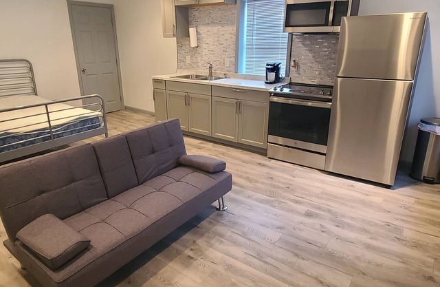 Cozy Modern Studio Apt in Glasco