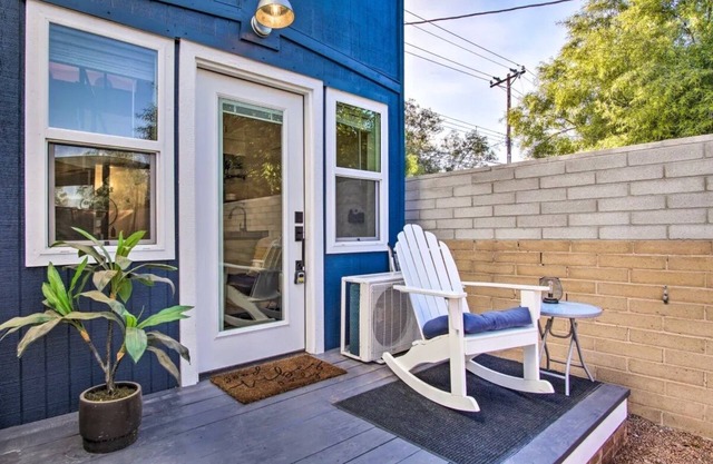 Cozy, Modern Tiny Home, 1-bed, 1 bath - 10 minutes from UofA & other hotspots!