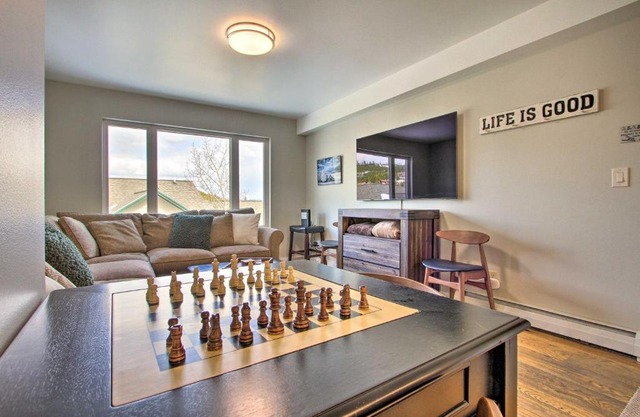 Cozy Montana Condo with Walk to Big Sky Resort!