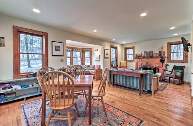 Cozy Monterey Home with Porch Walk to Lake Garfield