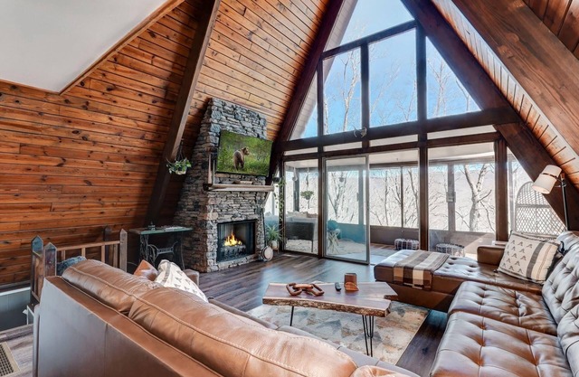 Mountain A-frame with resort amenities!