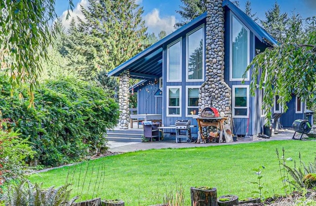 Cozy Mountain Cabin on Private 37-Acre Park with Creek Trails & Mt Hood Views!