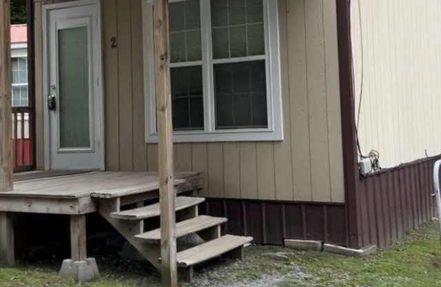 Cozy Mountain Cabin within minutes to Hatfield McCoy and Outlaw Trails