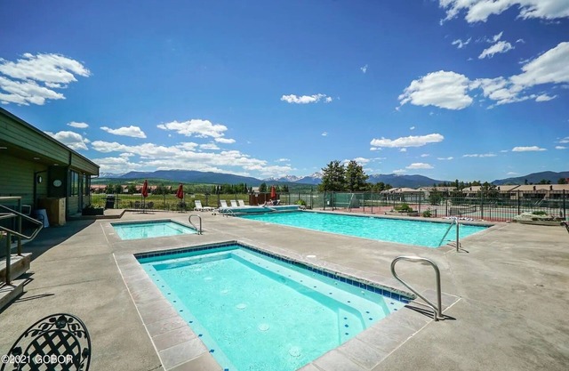 Cozy Mountain Condo w/Outdoor Heated Pool Access