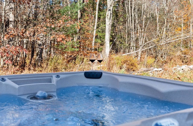 Cozy Mountain Getaway | Hot Tub | Grill | Fire Pit | 5 Min to Kaaterskills Falls