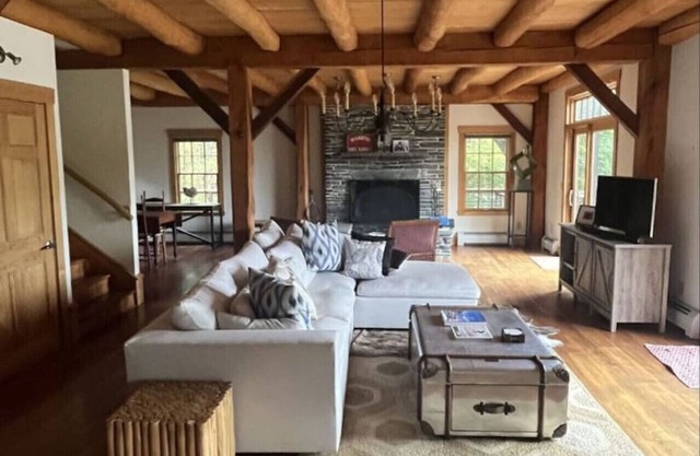 Cozy Mountain Home Vacation Getaway!