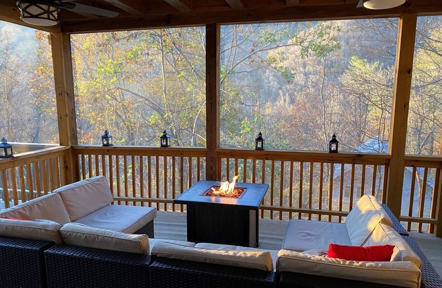 Cozy Mountain Retreat in Chimney Rock Village