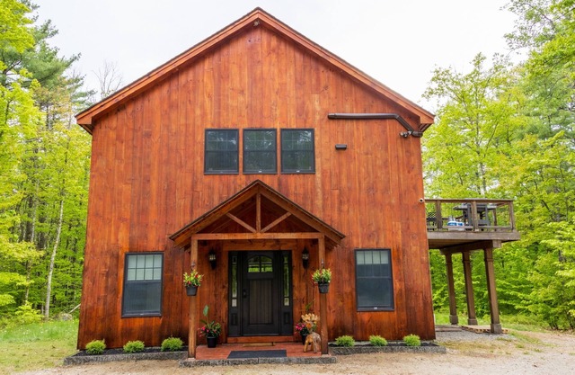 Cozy Mountain Retreat in the Heart of North Conway, Nh