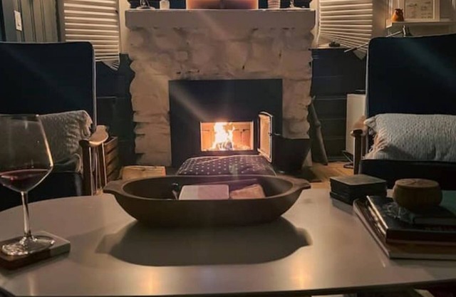 Cozy Mountain Top Cabin: Sauna, Fireplace Kayak & SUPs