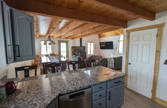Cozy Mountain Getaway, with golf, and tons of hiking/snowmobiling trails