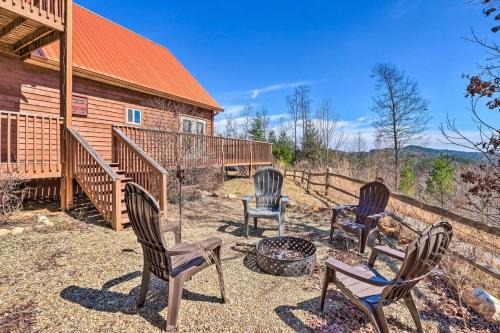 Cozy Murphy Cabin Rental with Mountain Views!