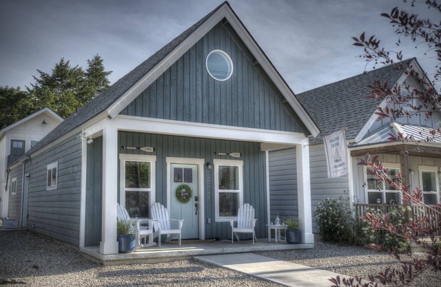 Charming Summer Cottage in Sandpoint, ID│Free Shuttle│Video Tour