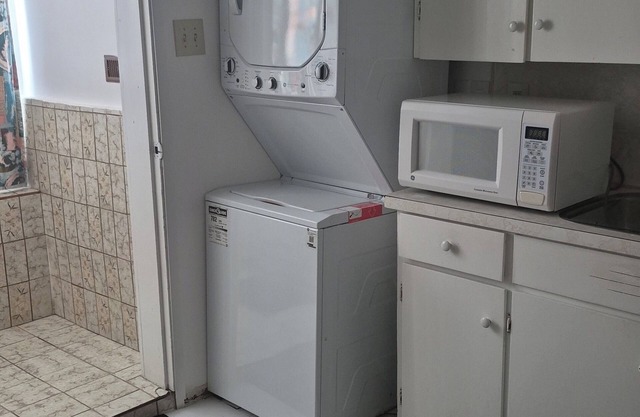 Cozy & Neat 1BR Suite– 5min Walk to Ksyen Reg Hosp | Ideal for Nurses & Visitors