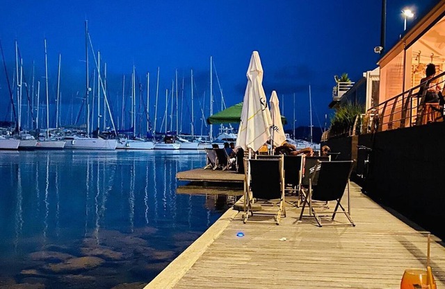 Cozy nest with sea view 5 min walk from the marina