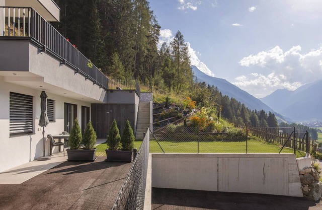Cozy new vacation apartment on the edge of the forest with top views and garden