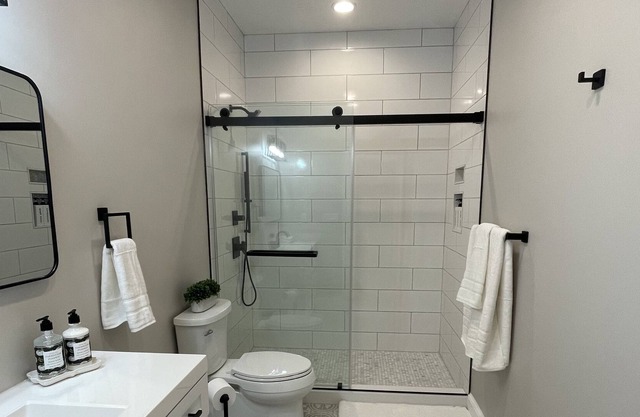 Cozy New Construction One Bedroom Retreat!