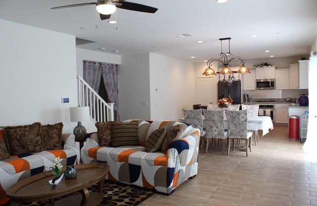 Cozy new house/Ontario Airport*vacation rentals /说中文