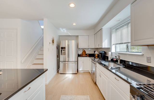 Cozy New York Escape w/Hot Tub, Sauna & Deck!