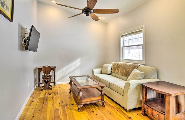 Cozy New York Retreat Near Skiing & Golfing!