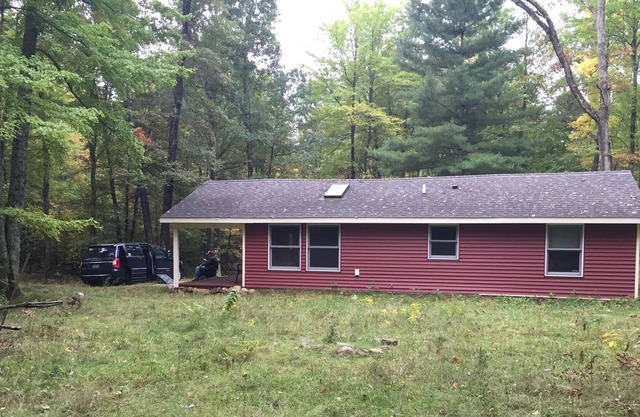 Cozy newer cabin located on 40 wooded acres