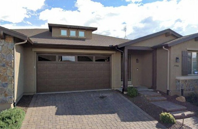 Cozy Newly built home in Prescott Valley 15 minutes to Downtown & Recreational