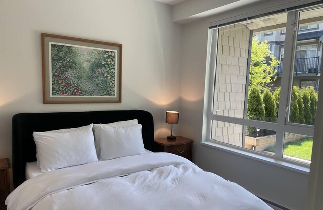 Cozy Newly Built 1 Bedroom 1 Bathroom Apartment, Free Parking, Long-Term Stays